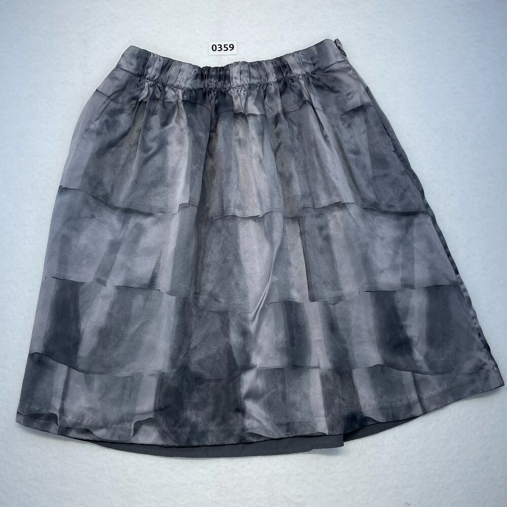 Banana Republic 100% Silk Tiered Mini Skirt Gray Size 2 Minimalist Quiet Luxury - Picture 7 of 8